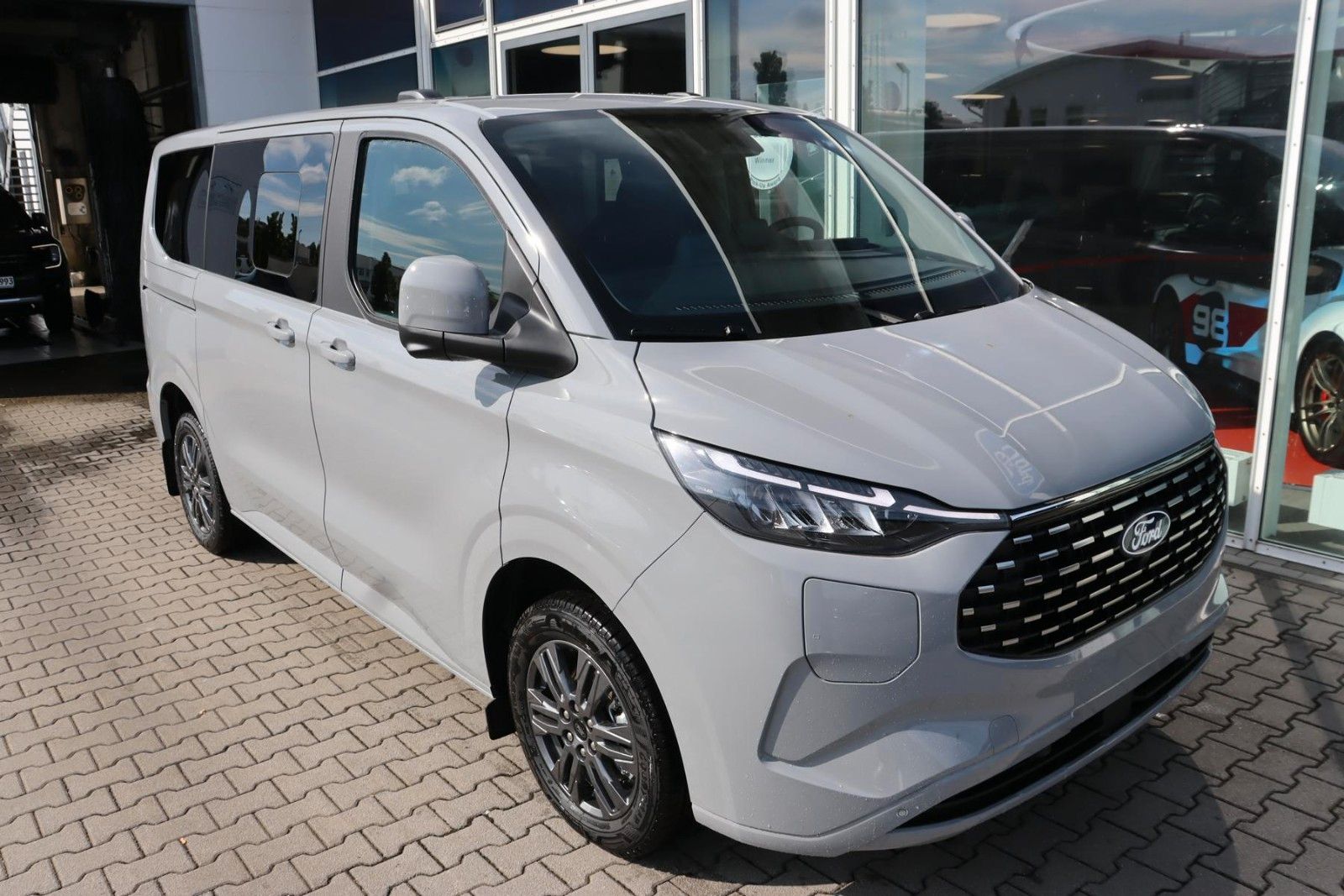 Ford Tourneo Custom Titanium 2.5l PHEV 340 L1 0,0%* imagem 2