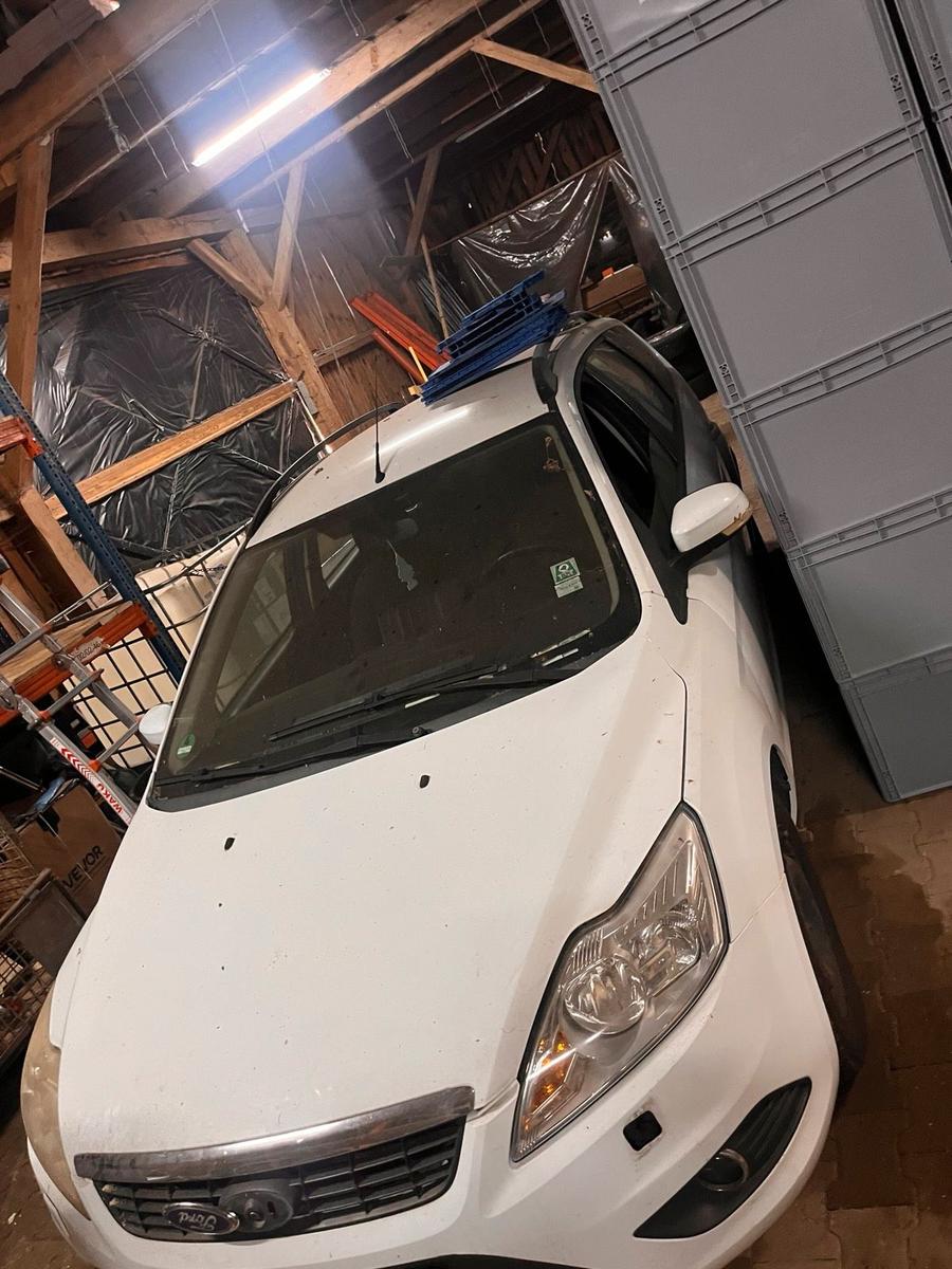 Ford Focus 2009 — photo 12