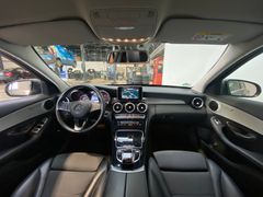 Fahrzeugabbildung Mercedes-Benz C 250 d T Autom. LED Navi Kamera Sitzhzg 17" PDC