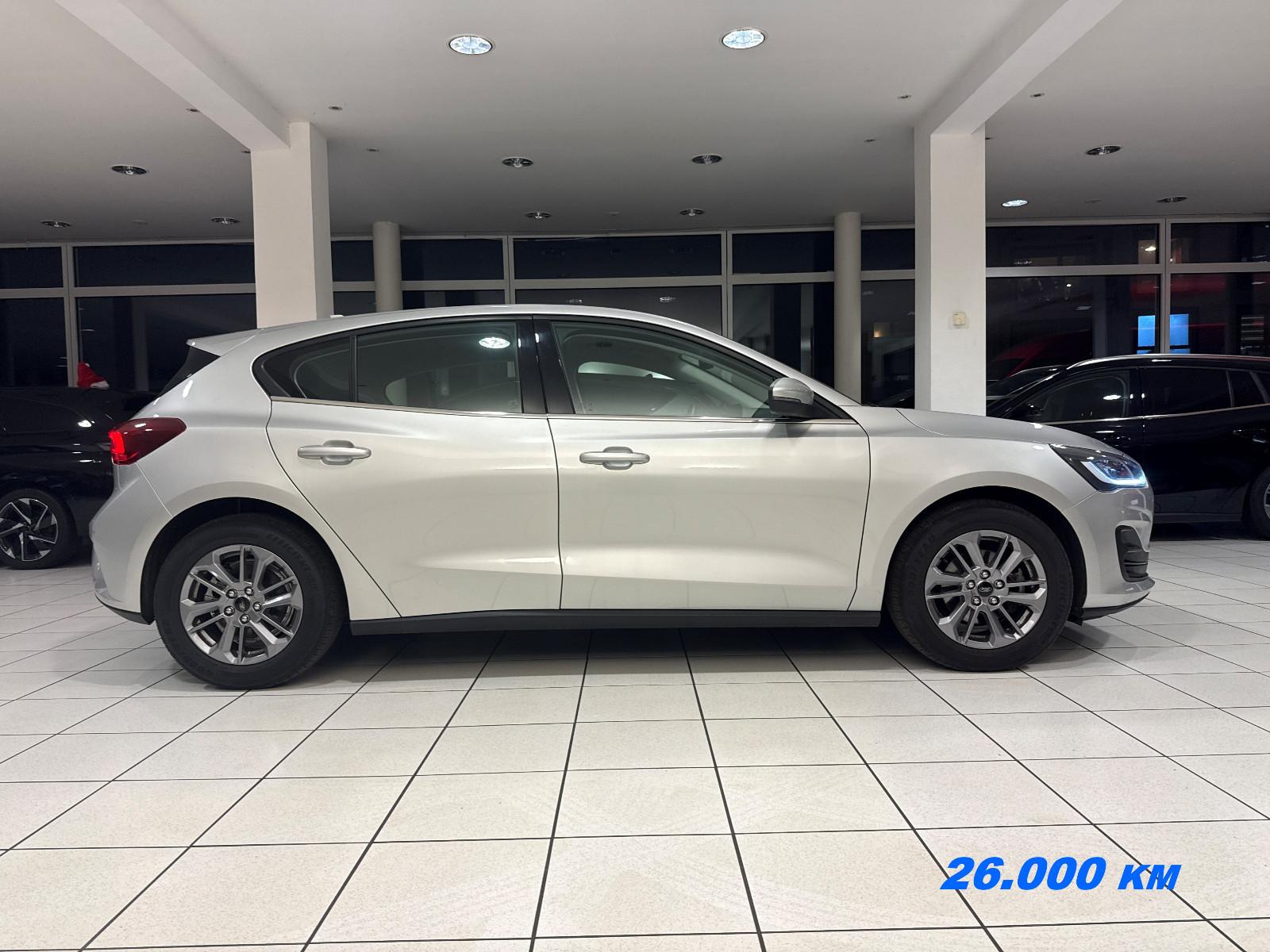 Ford 2023 - WIE NEU. TITANIUM FÜNFTÜRER NUR 26.000 KM