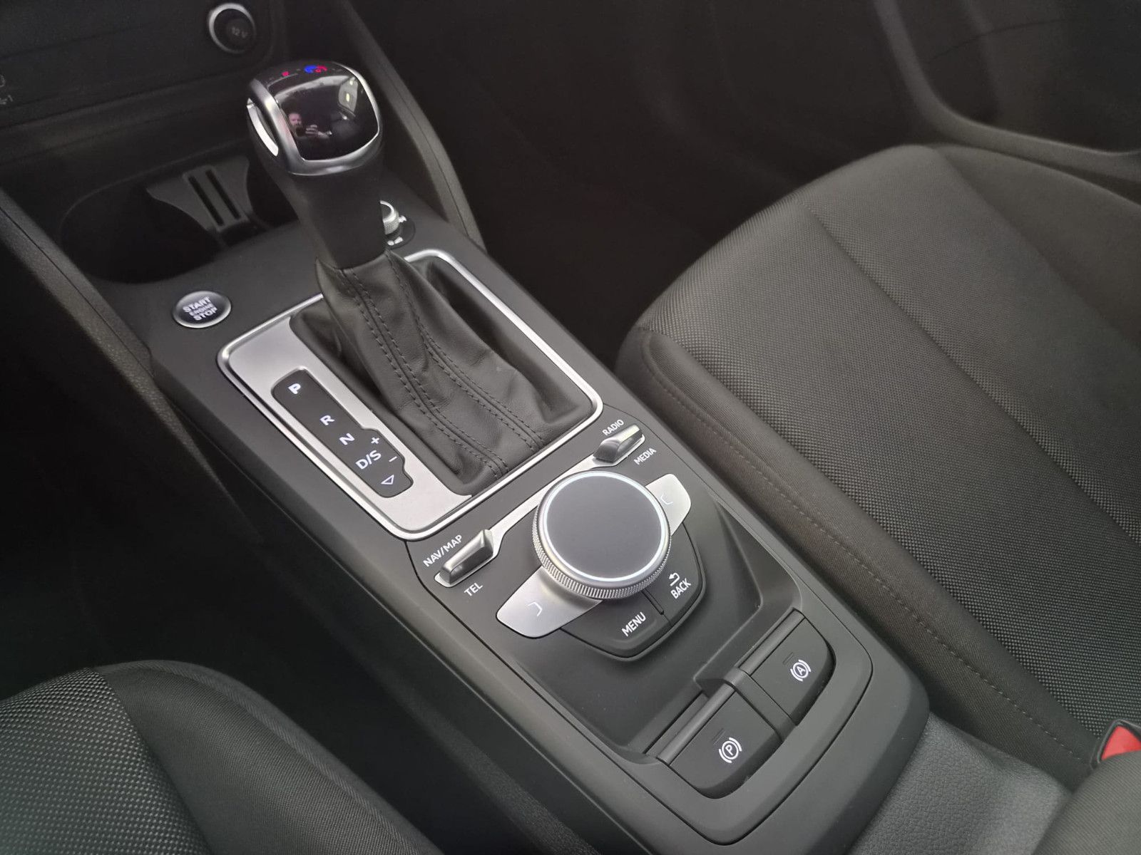 Fahrzeugabbildung Audi Q2 35 TFSI advanced / KLIMA / GARANTIE /