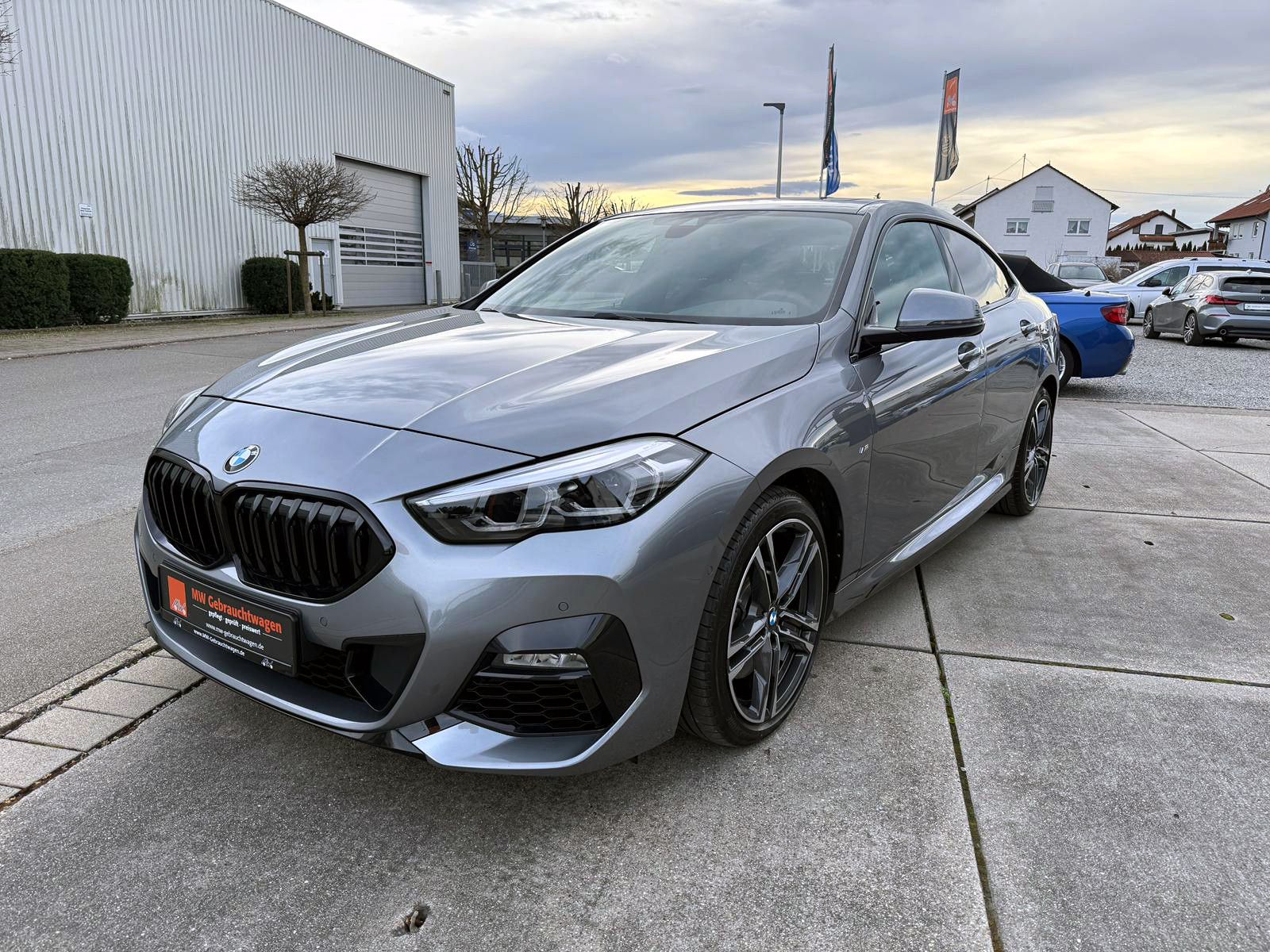 Fahrzeugabbildung BMW 220i Gran Coupé Steptr. M-Sport LED PANO KAM SHZ