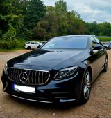 Mercedes-Benz E350 AMG Line/299 PS/blau Metallic/45.000 km - mit Benzin-Antrieb: Blau, Limousine, mit Klimaanlage, Metallic