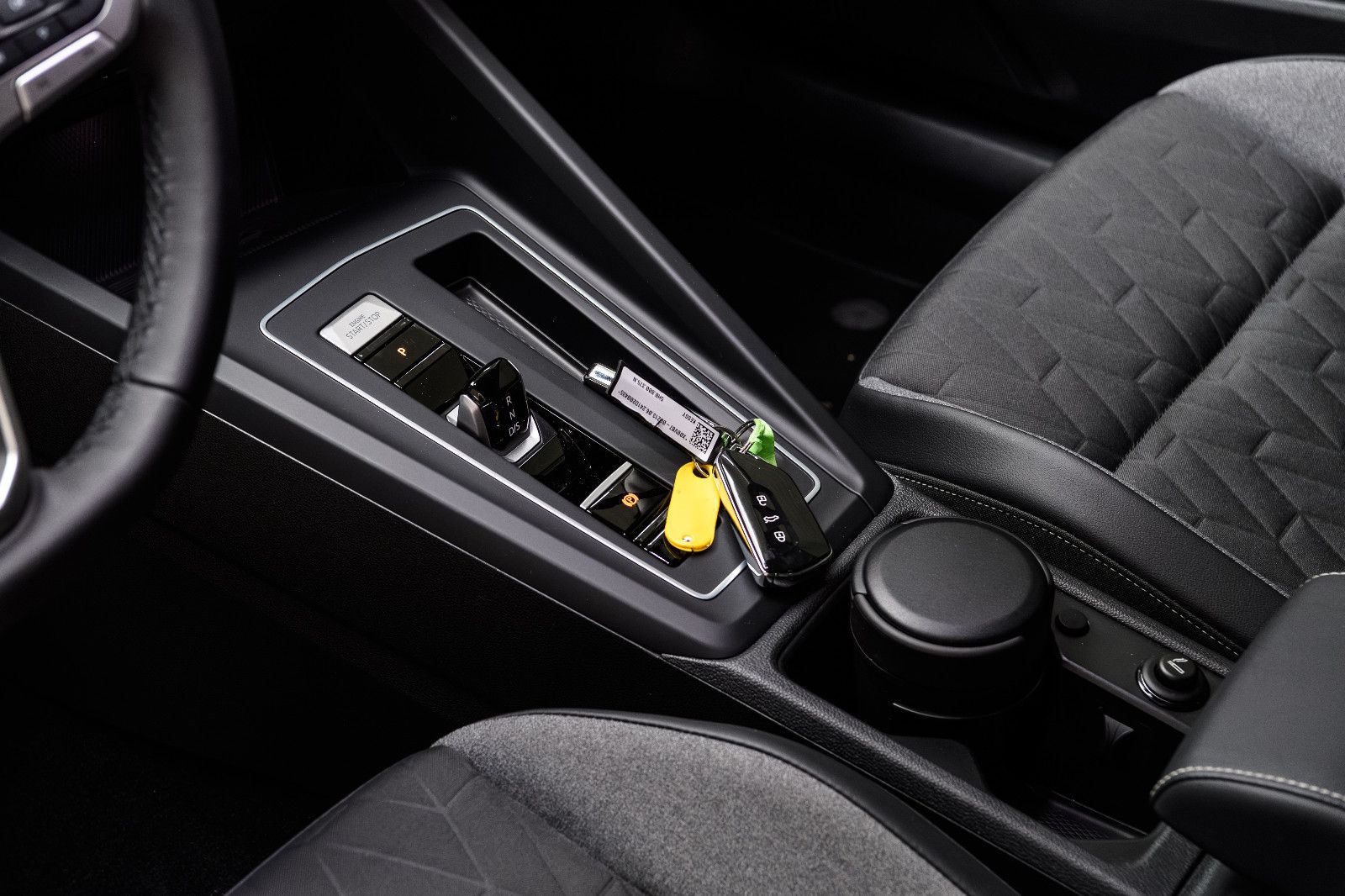 Fahrzeugabbildung Volkswagen Golf VIII Variant Goal 1.5 eTSI DSG LED+KAM+APP