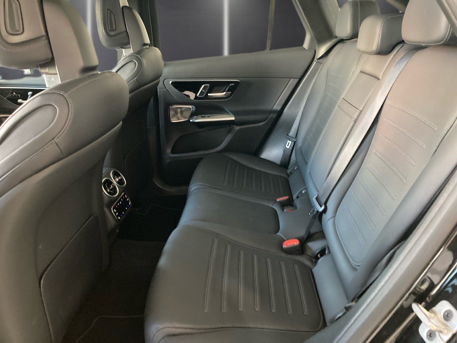 Fahrzeugabbildung Mercedes-Benz GLC 300 d 4M AMG Plus*AHK*20"*Pano*Night*Distro*