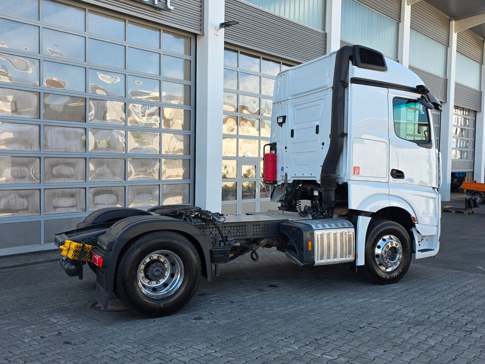 Fahrzeugabbildung Mercedes-Benz Actros 1846 LS Hydraulik, ADR, 2 x Nebenantrieb
