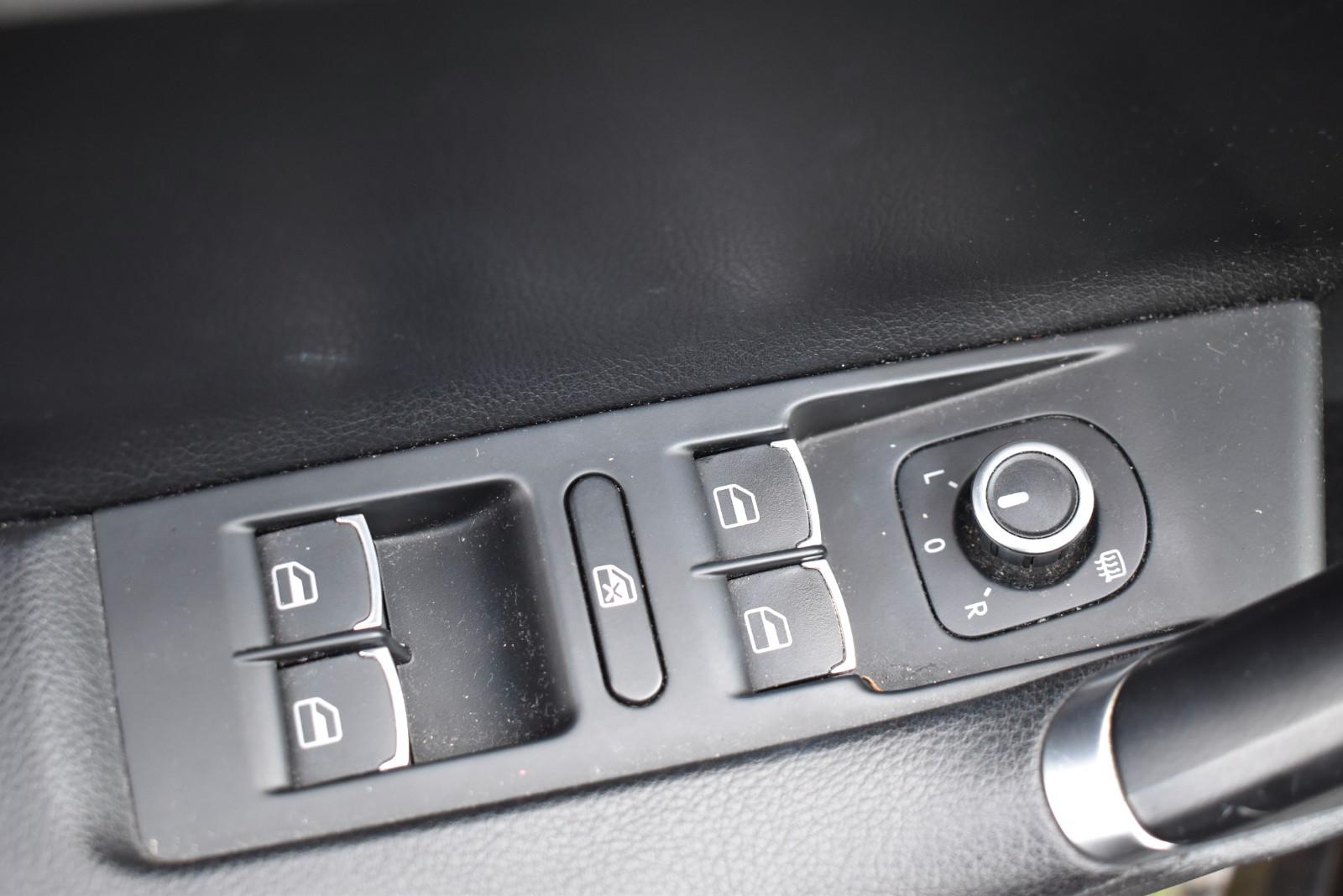 Volkswagen Passat 2011 — photo 22