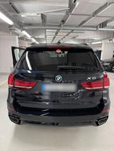 BMW Bmw x5 f15 40d M Paket Garagenfahrzeug - BMW 540 aus 2016