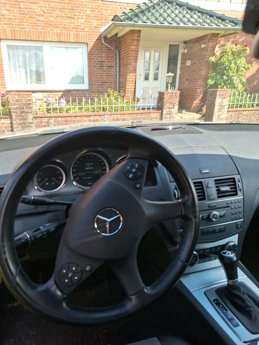Mercedes-Benz C200 2009 — photo 7
