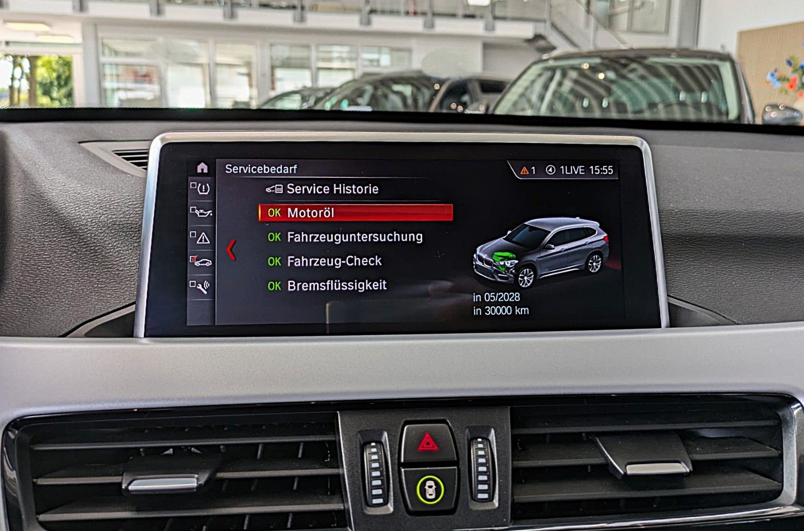 Fahrzeugabbildung BMW X1 18i LCI NAVI SHZ AHK PDC KLIMAAUT 8xALU