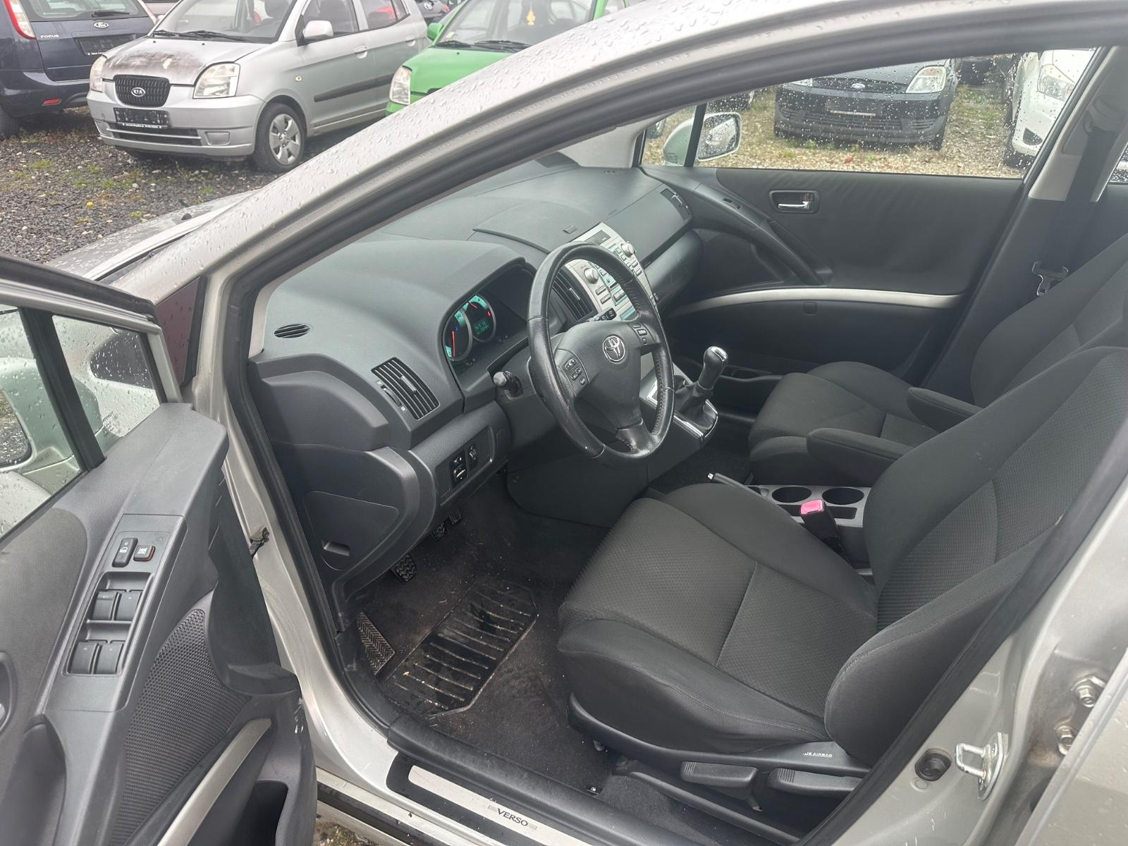Toyota Corolla Verso 2005 — photo 9