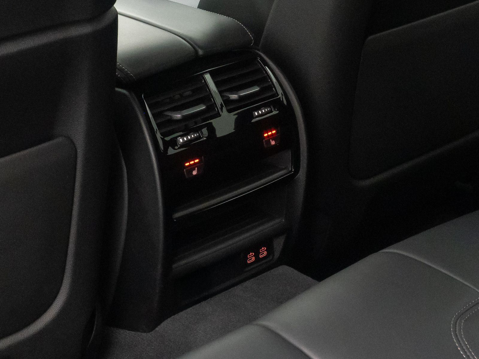 Fahrzeugabbildung BMW 530d xD MSport Individual 360&deg;H/K HUD DAB 20Zoll