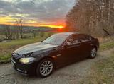 BMW 520d Leder, AHK, wenig KM, sehr guter Zustand - BMW 520: 520d Se