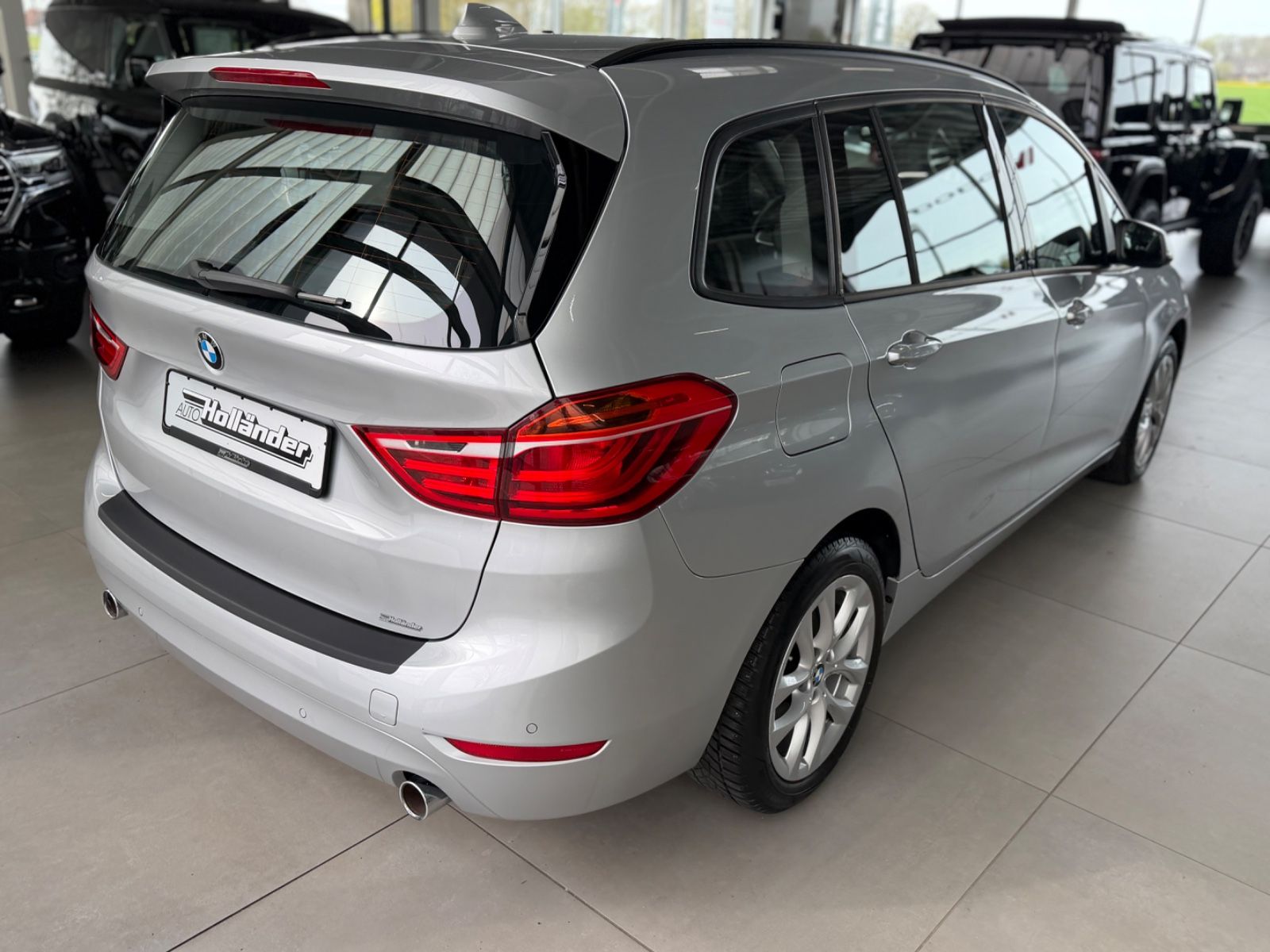 Fahrzeugabbildung BMW 2er Gran Tourer 220d Advantage Business LED