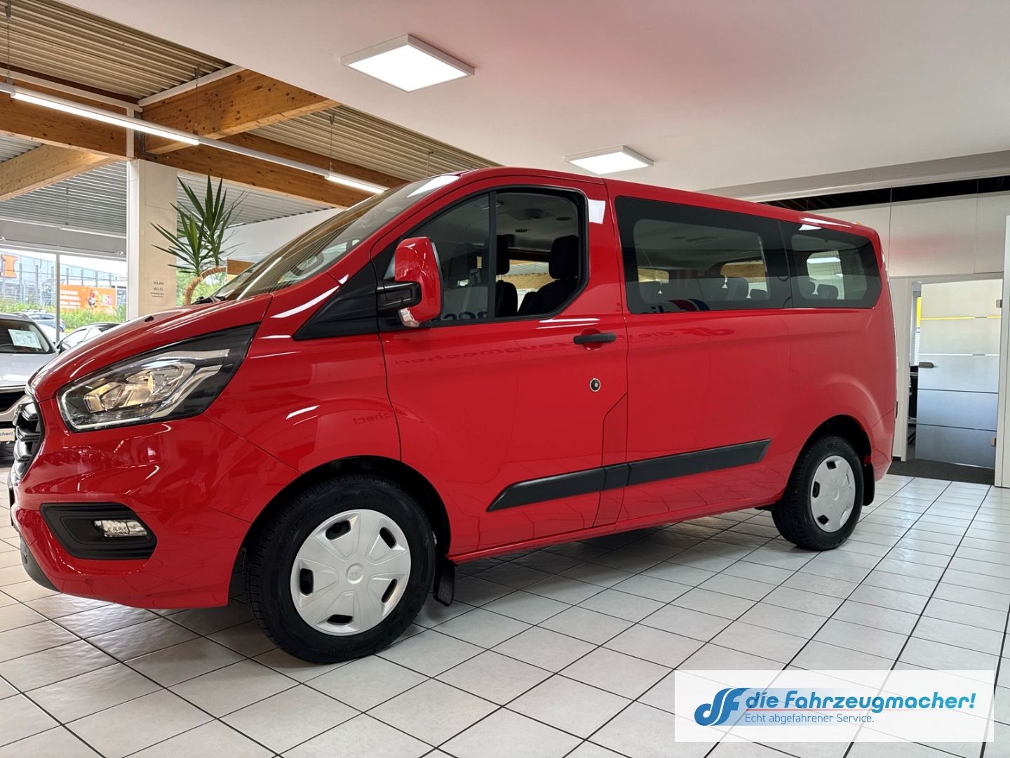 Fahrzeugabbildung Ford Transit Custom Tourneo 320 L1 Trend 2.0 TDCi Dyn