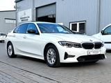 BMW 320 i SPORT LINE/PANO/SHZ/LEDER/LED SCHEIN.PDC/