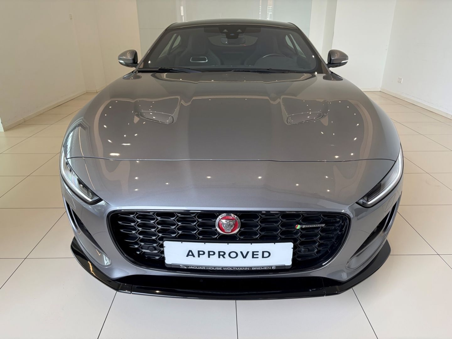 Fahrzeugabbildung Jaguar F-Type P300 Coupe R-Dynamic Black Panorama 20''