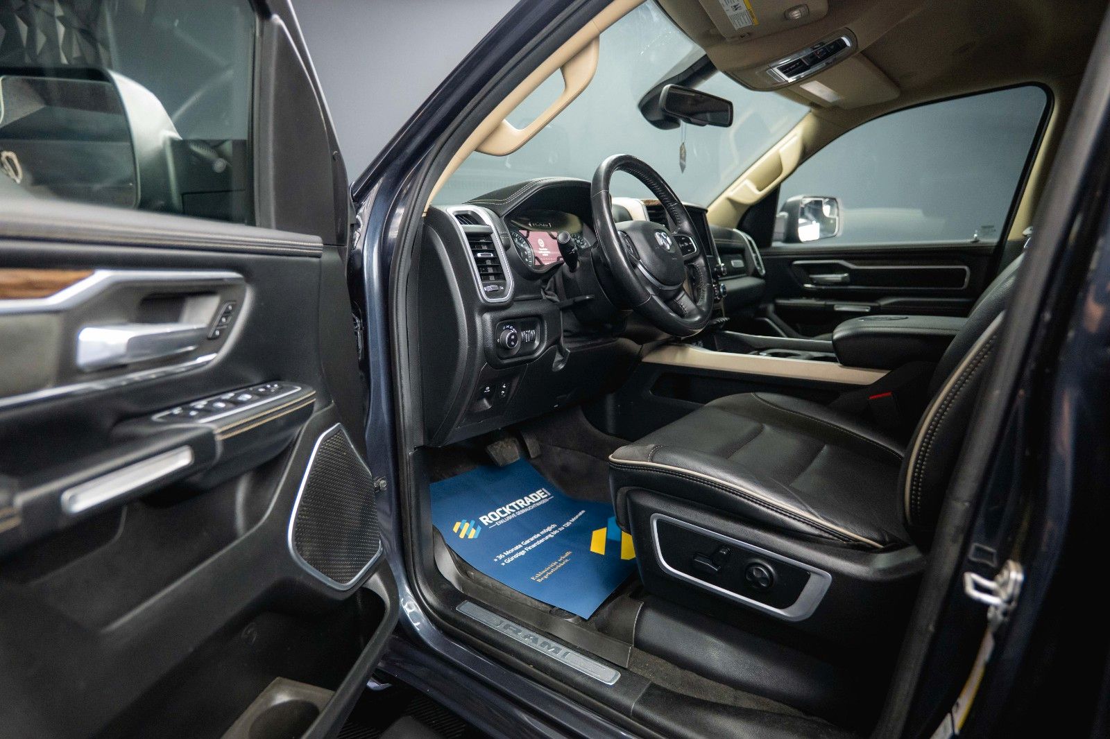 Fahrzeugabbildung Dodge RAM 5.7 V8 HEMI 4x4 Offroad LARAMIE Night 19%