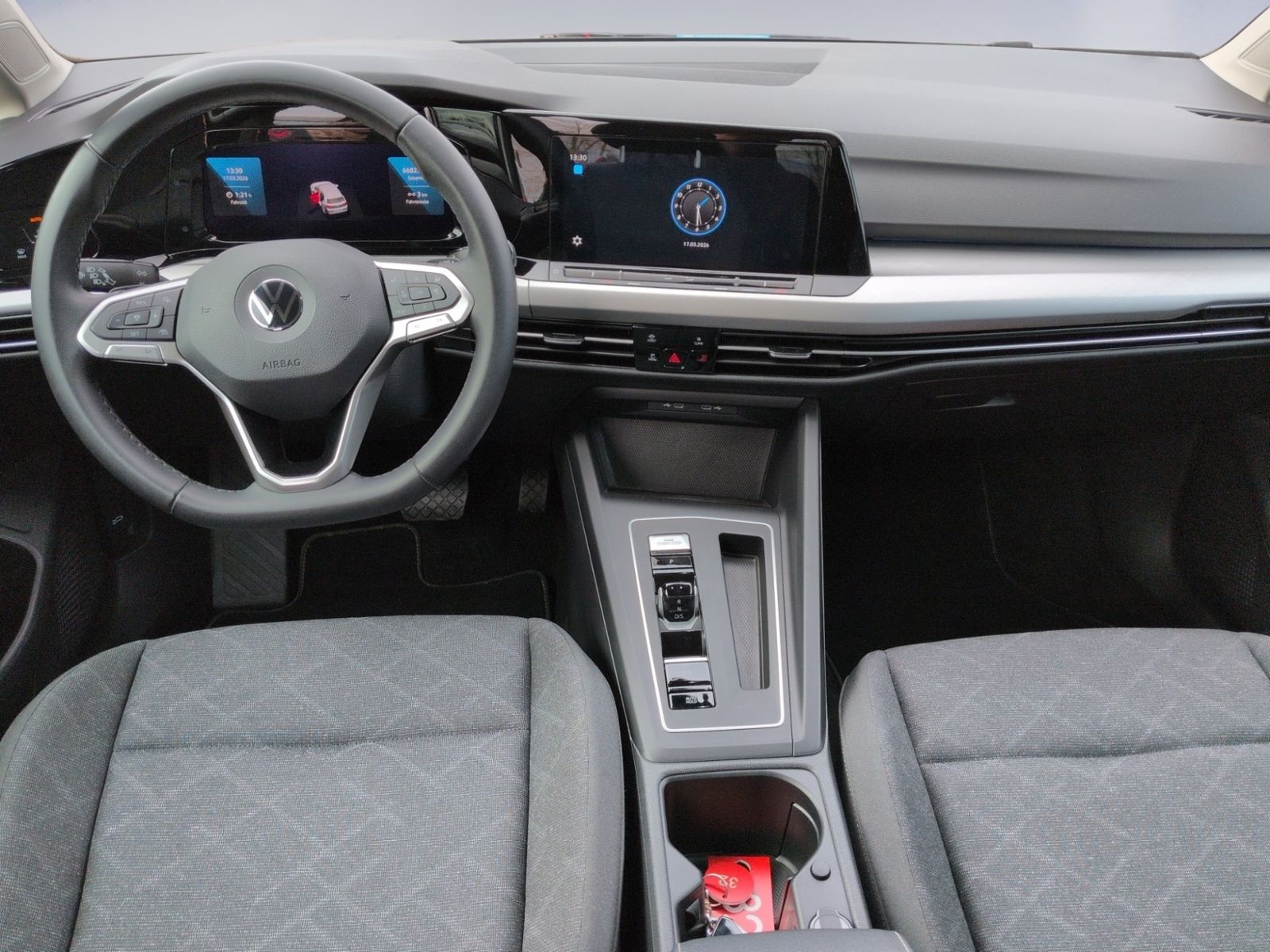 Golf VIII 1.0 eTSI DSG Life LED+ACC+APP+NAVI