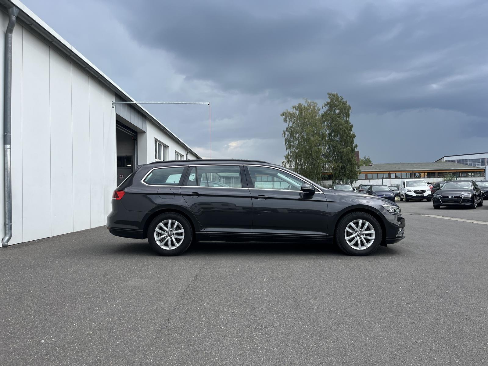 Volkswagen Passat 2.0 TDI Business 132€ m.20% Anz., миниатюра 5