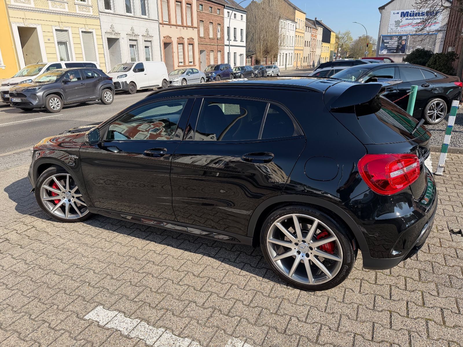 Fahrzeugabbildung Mercedes-Benz GLA 45 AMG 4Matic AERO KIT PANORAMA KLAPPE