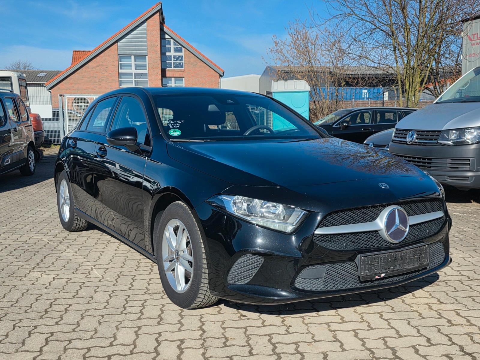 Mercedes-Benz A 180 d/1.5/ALU/Automa/349