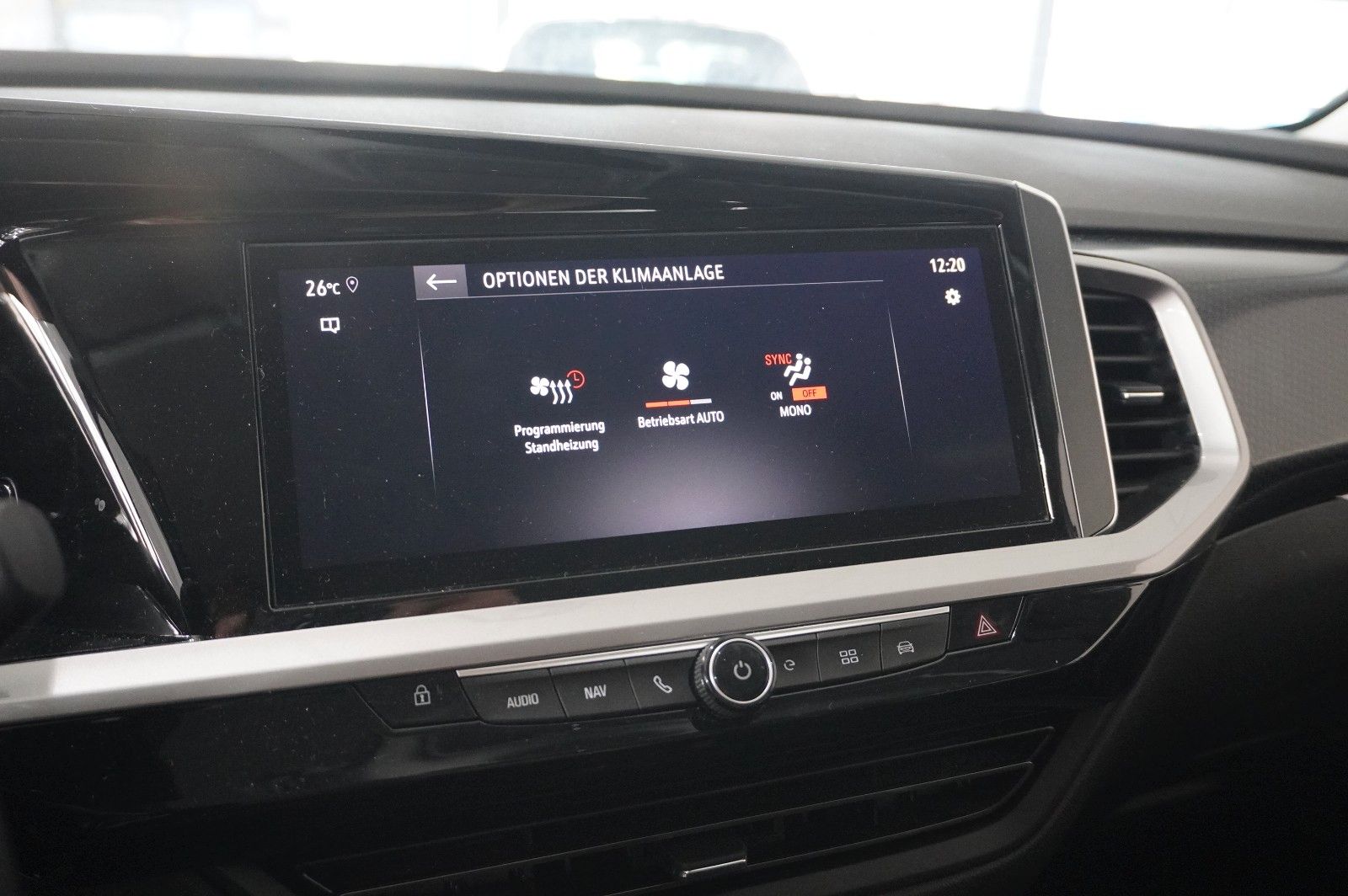 Fahrzeugabbildung Opel Grandland (X) 1.6T GSe HYBRID 4X4 NAVI/LED/SPORT
