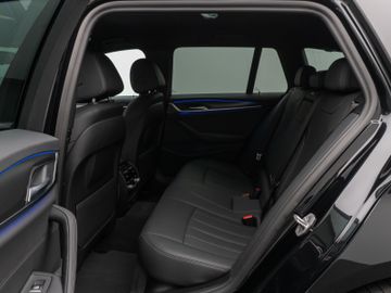 Fahrzeugabbildung BMW 520d xD M Sport Kamera DAB HiFi 4xKlima ACC Komf