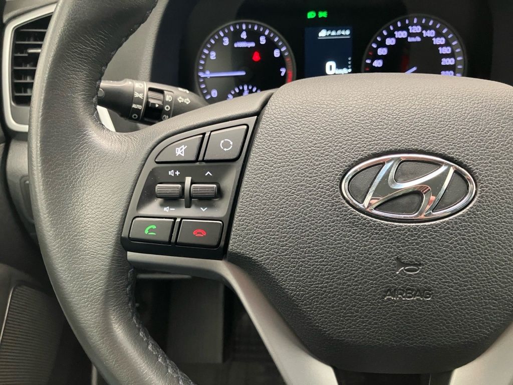 Fahrzeugabbildung Hyundai Tucson 1.6 Trend 2WD 2xKlima 4xSHZ Facelift Kam.