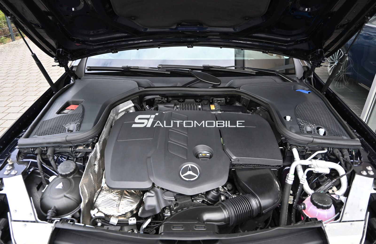 Fahrzeugabbildung Mercedes-Benz E 220 d T 9G-Tr. Exclusive °ACC°AHK°HEAD-UP°MEMO