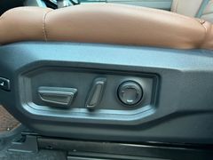 TOYOTA Tundra 1794 Edition Hybrid CrewMax