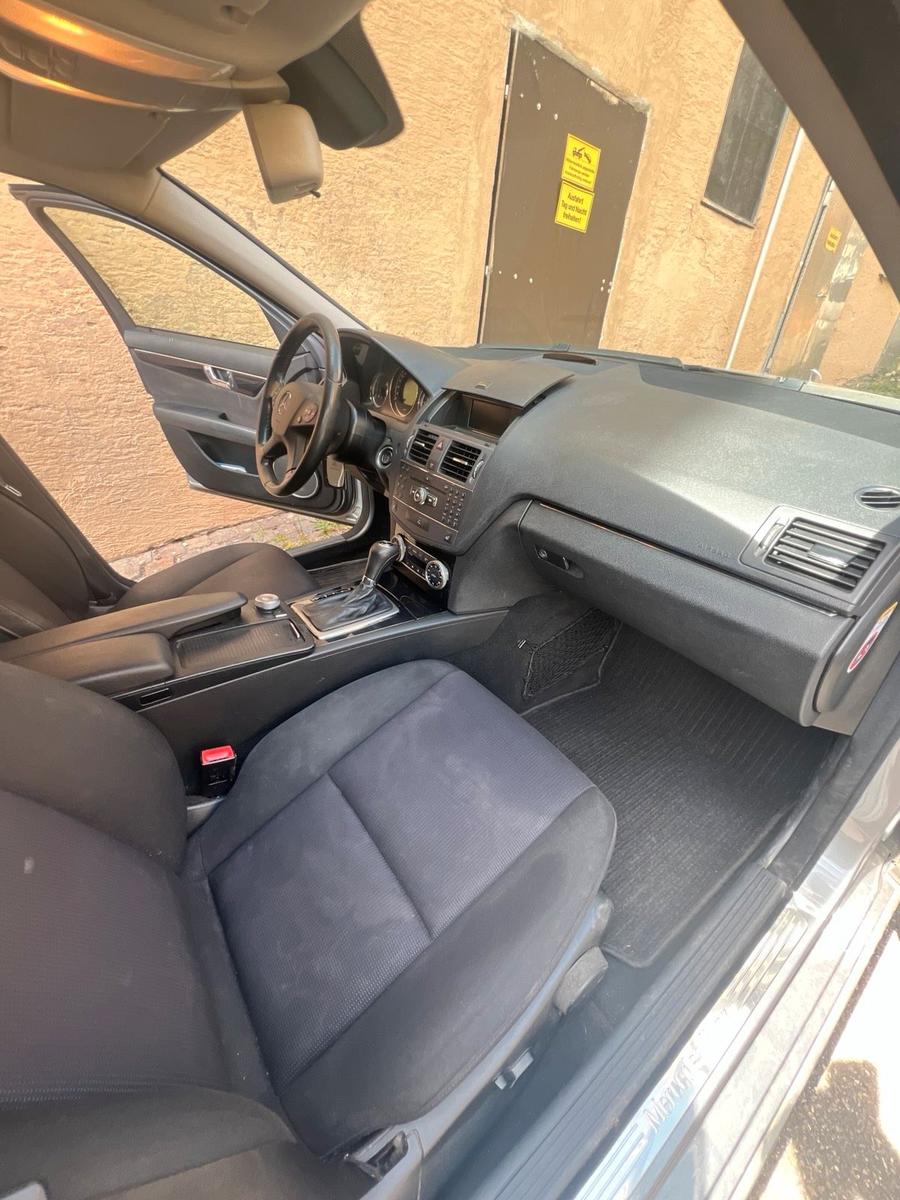 Mercedes-Benz C200 2009 — photo 5