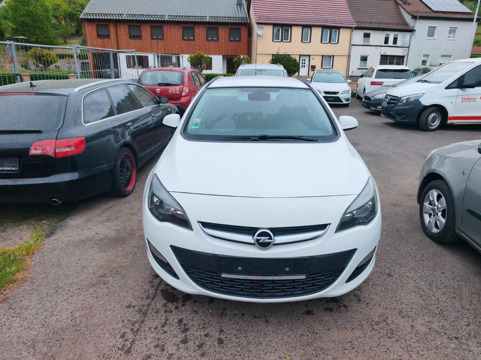 Opel Astra J 1.6 TDCI Sports Tourer Edition