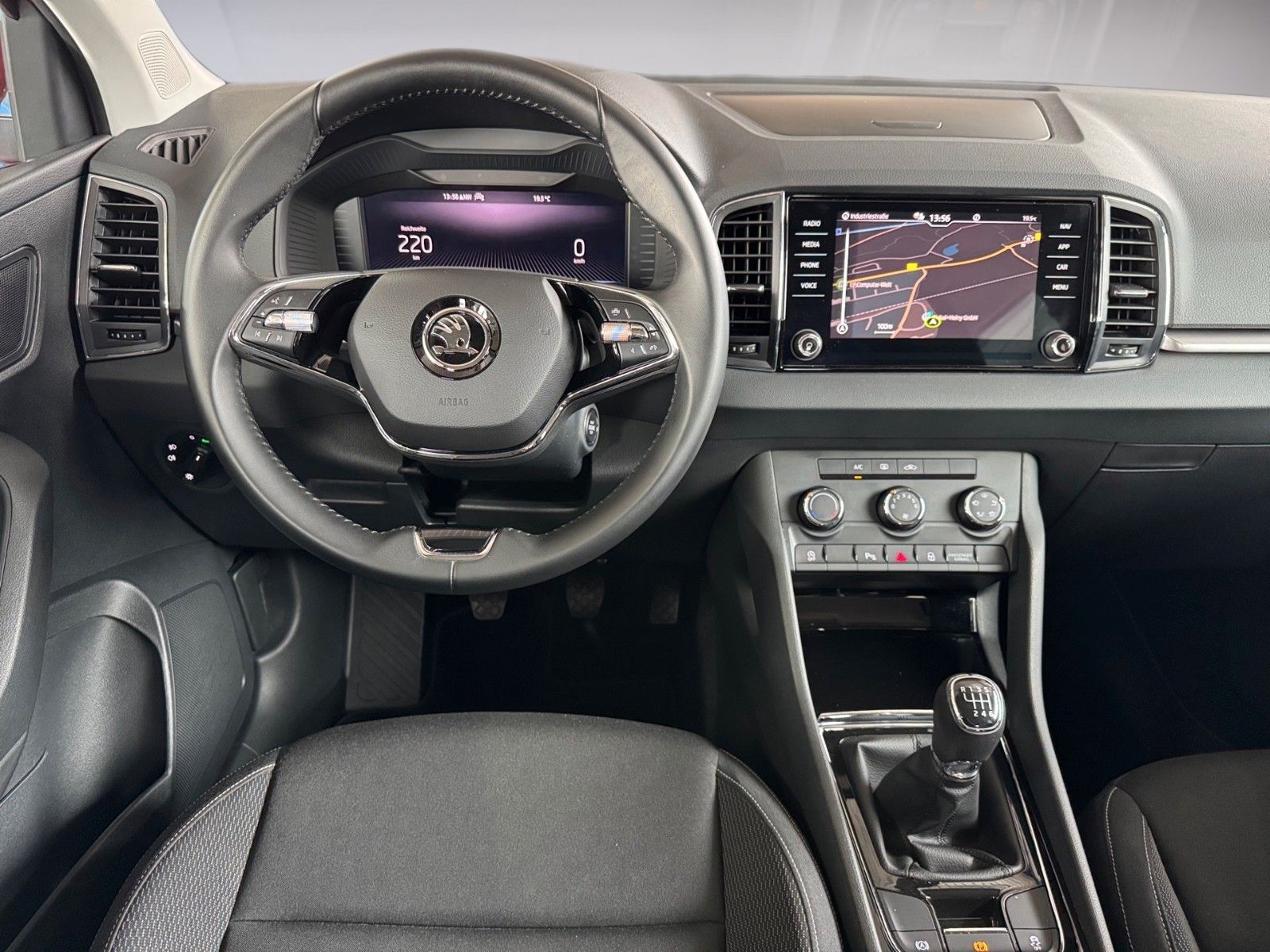 Fahrzeugabbildung SKODA Karoq Ambition 1.0 TSI