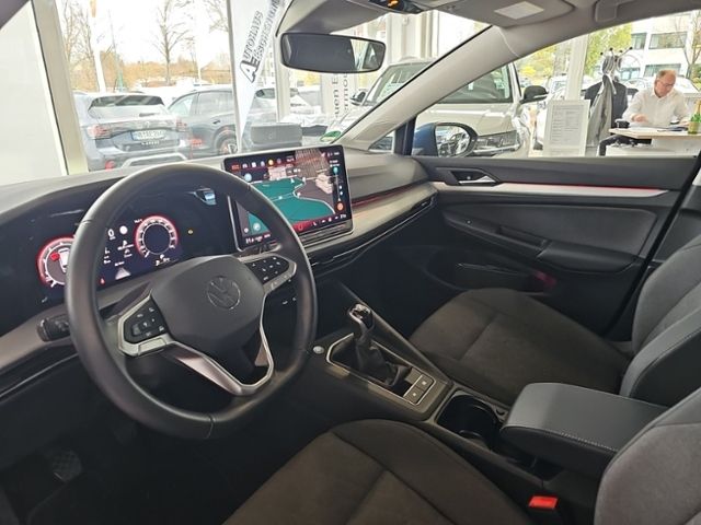 Fahrzeugabbildung Volkswagen Golf Variant 1.5 TSI Life STANDHZ NAVI AHK 4xSHZ