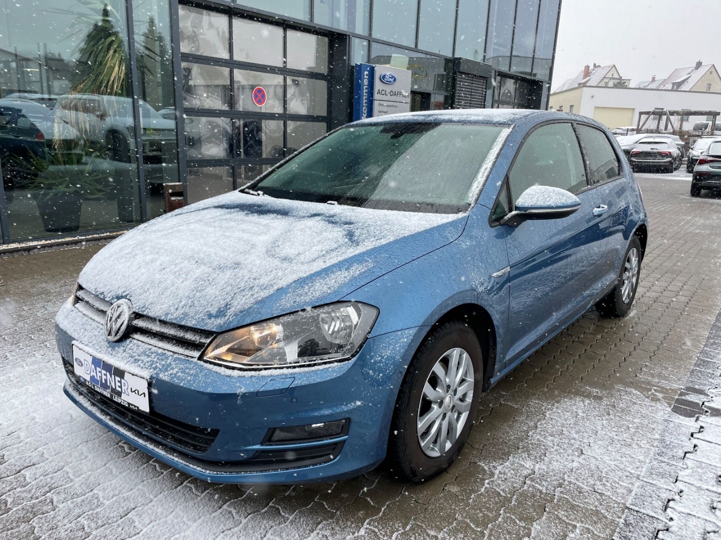 Fahrzeugabbildung Volkswagen Golf VII Cup PDC vo/hi Klimaautomatik SHZ