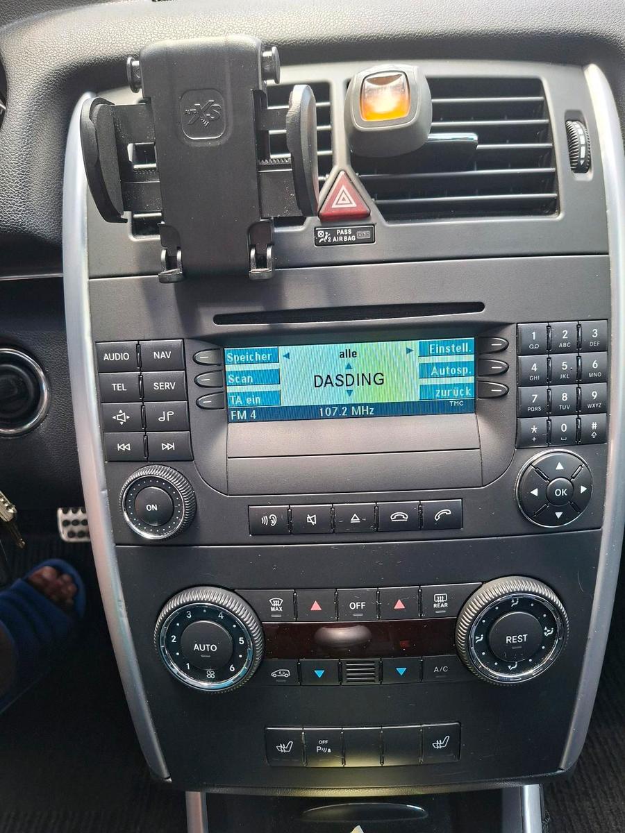 Mercedes-Benz 200 2008 — photo 10