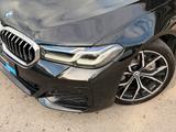 BMW 520d Limousine M Sport Laser/HUD/AHK/360°/Adapt. - BMW 5er Reihe Gebrauchtwagen in München