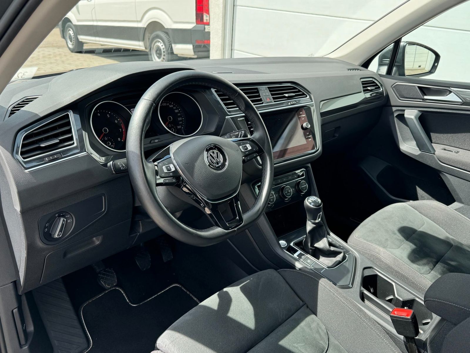Volkswagen Tiguan Comfortline 1.5 TSI OPF NAVI+KAMERA+LED.. foto 13