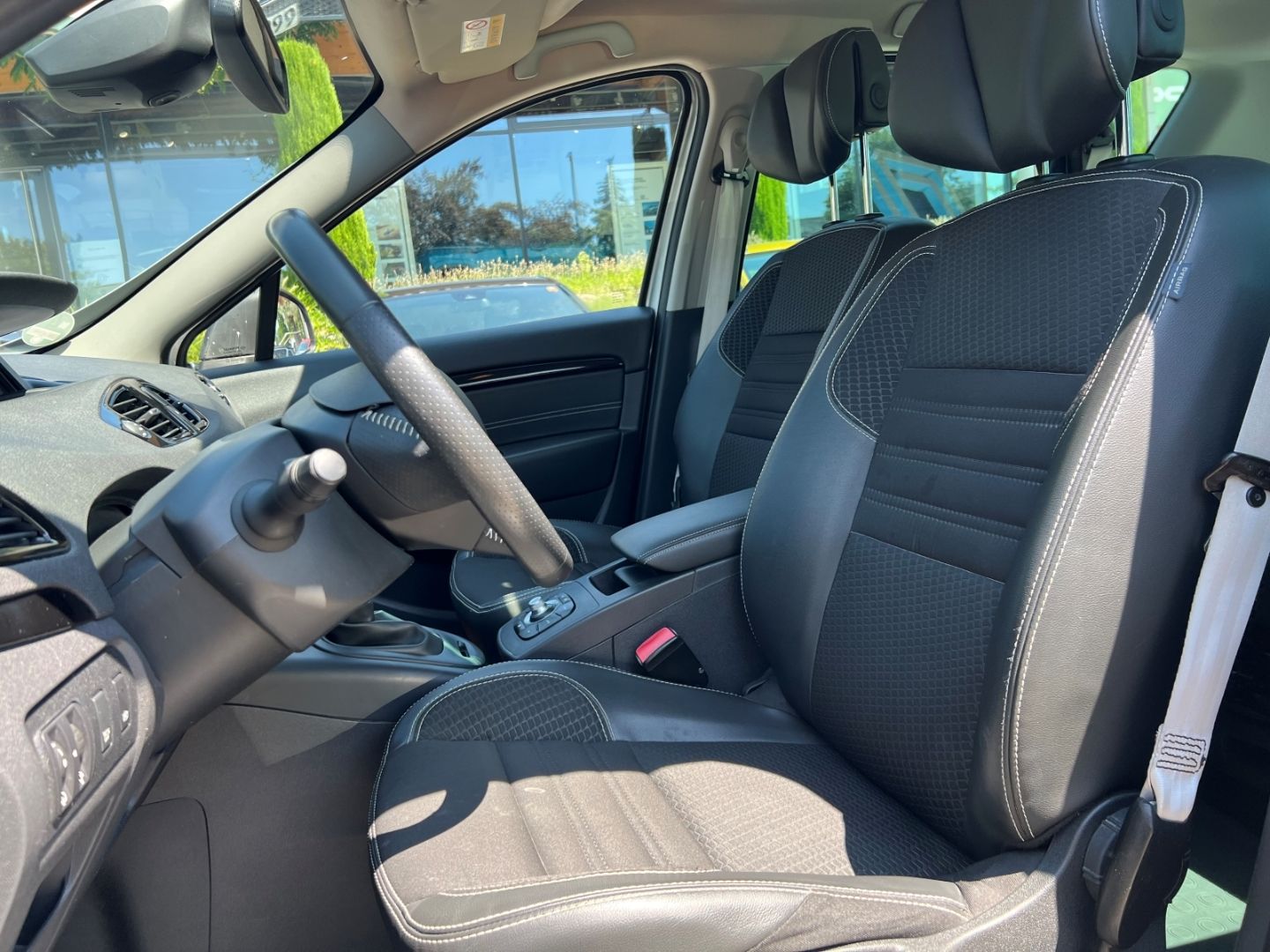 Fahrzeugabbildung Renault Scenic III BOSE Edition Dci 110 Navi BOSE-Sounds