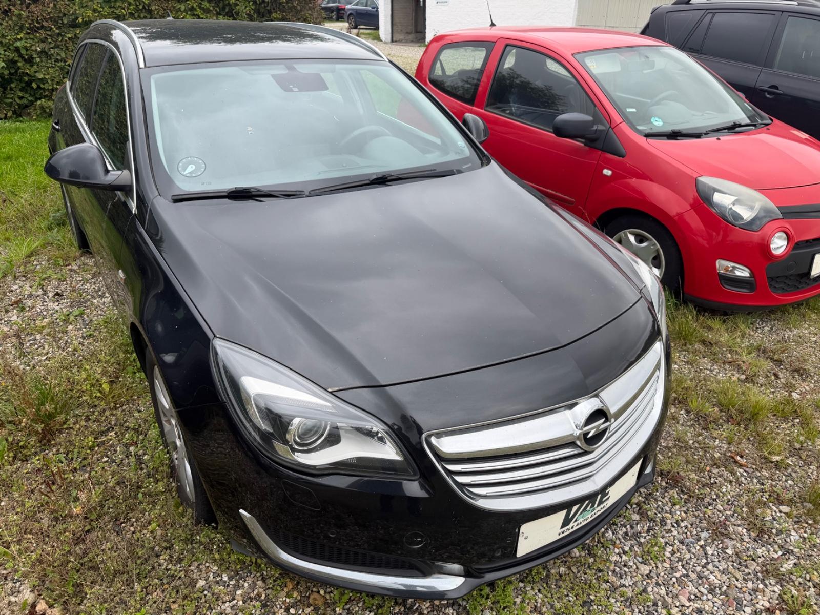 Opel Insignia 2015 — rear view