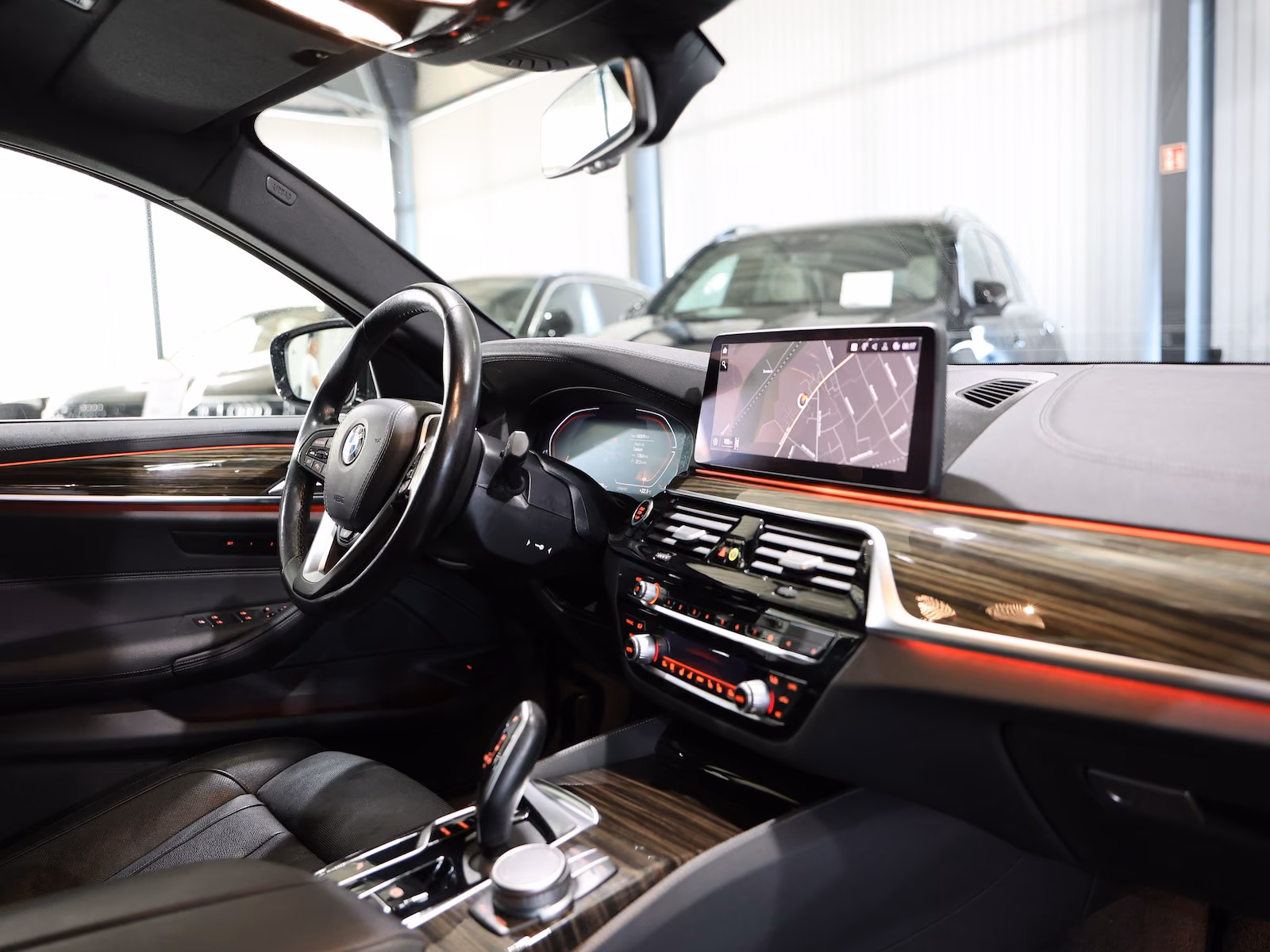 BMW 520d Touring xDrive LUXURY / LASER / PANORAMA