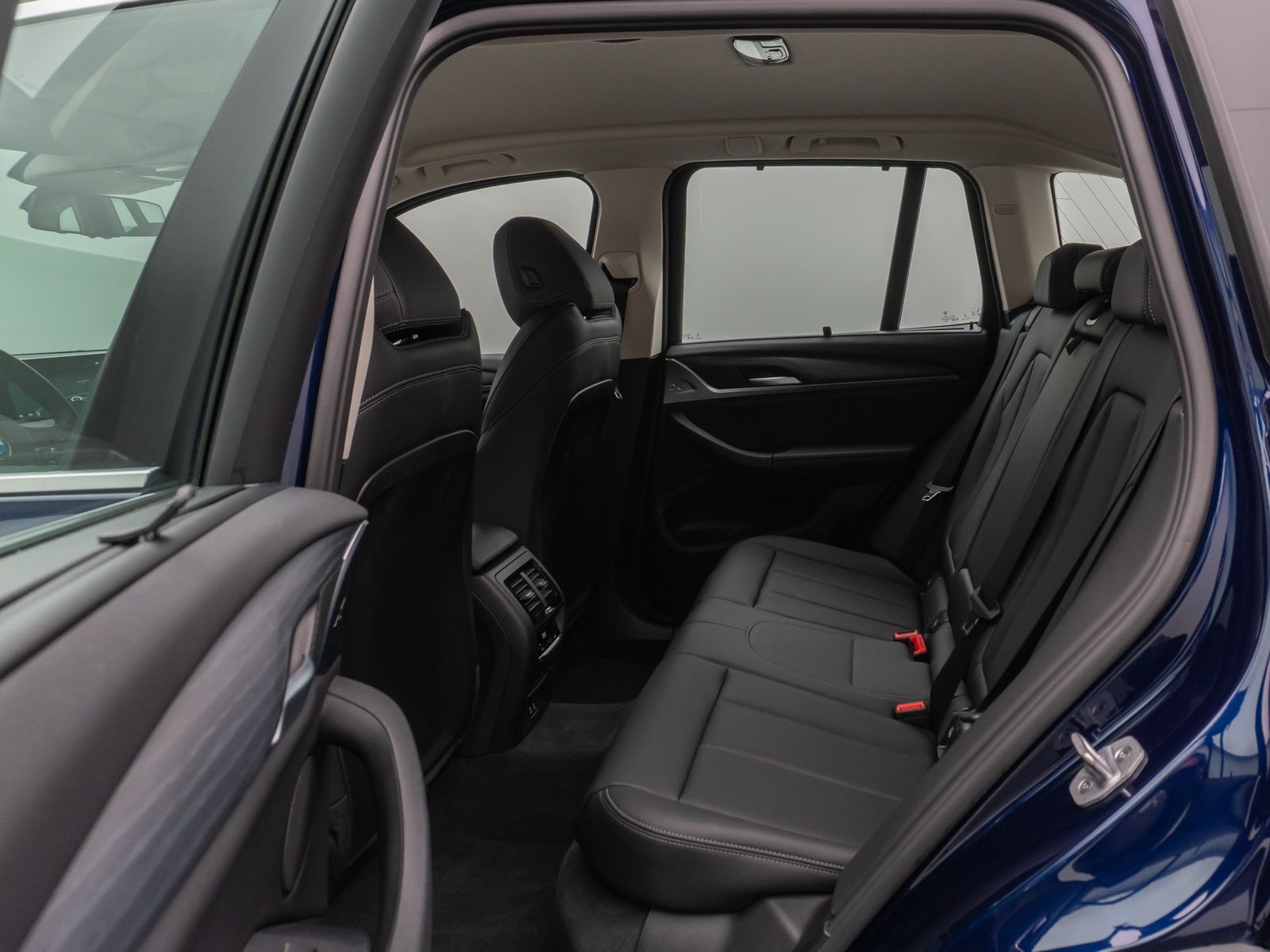 Fahrzeugabbildung BMW X3 xD20d Kamera DAB HiFi Lenkrhz AHK Alarm Sport