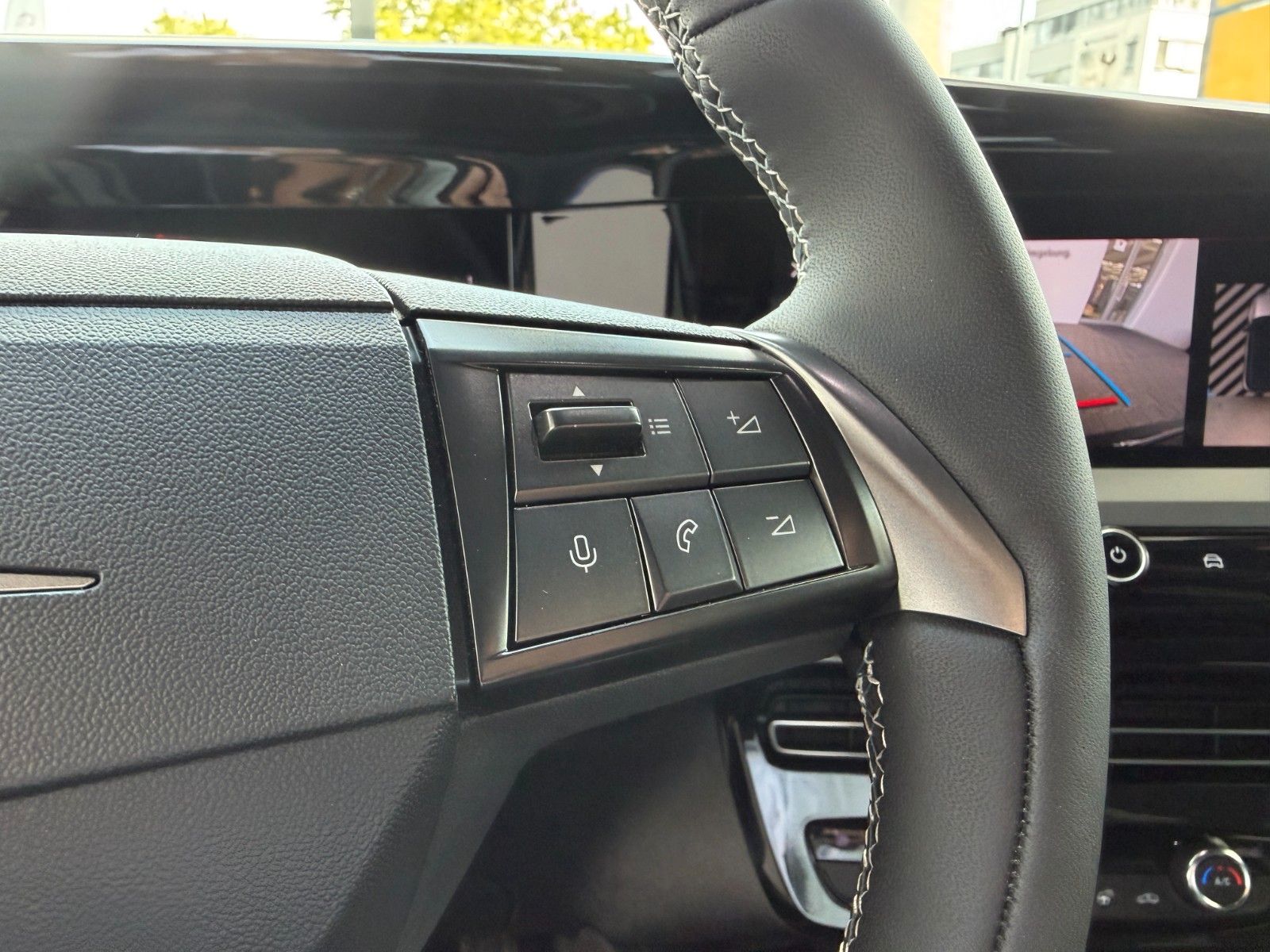 Fahrzeugabbildung Opel Mokka GS 136PS Automatik Hybrid/Navi/AHK!