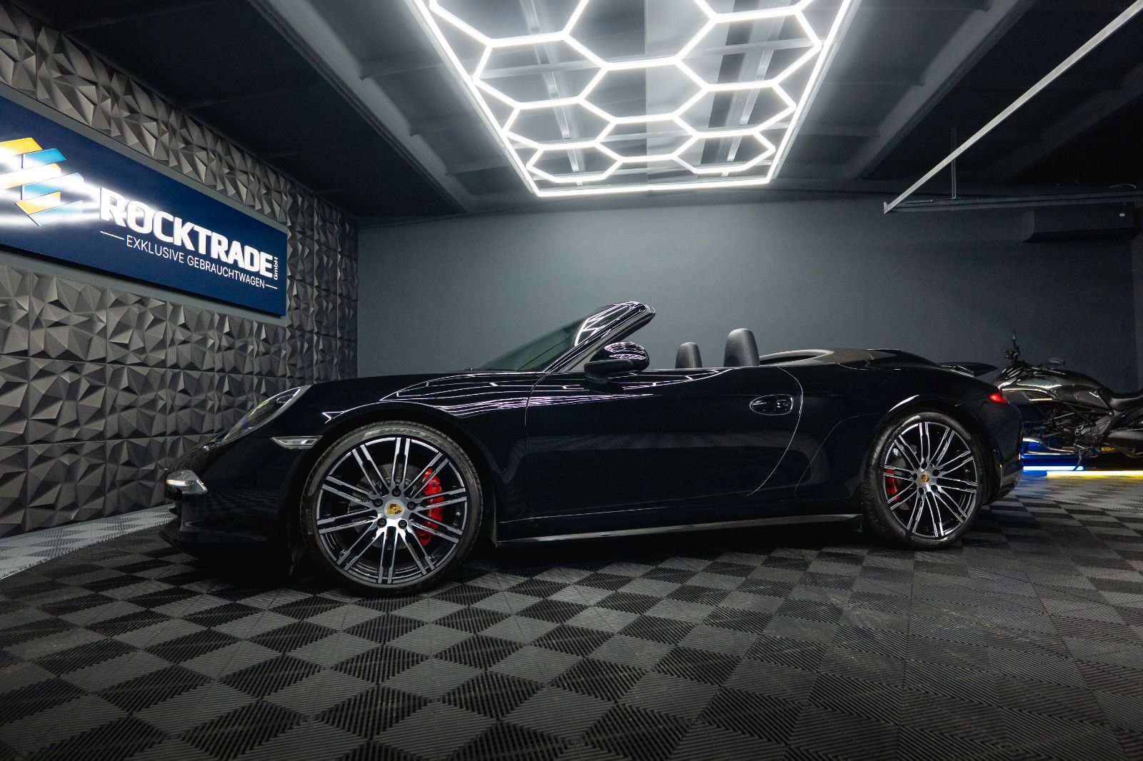 Fahrzeugabbildung Porsche 911 Carrera 4 S Cabriolet Sport Chrono Garantie