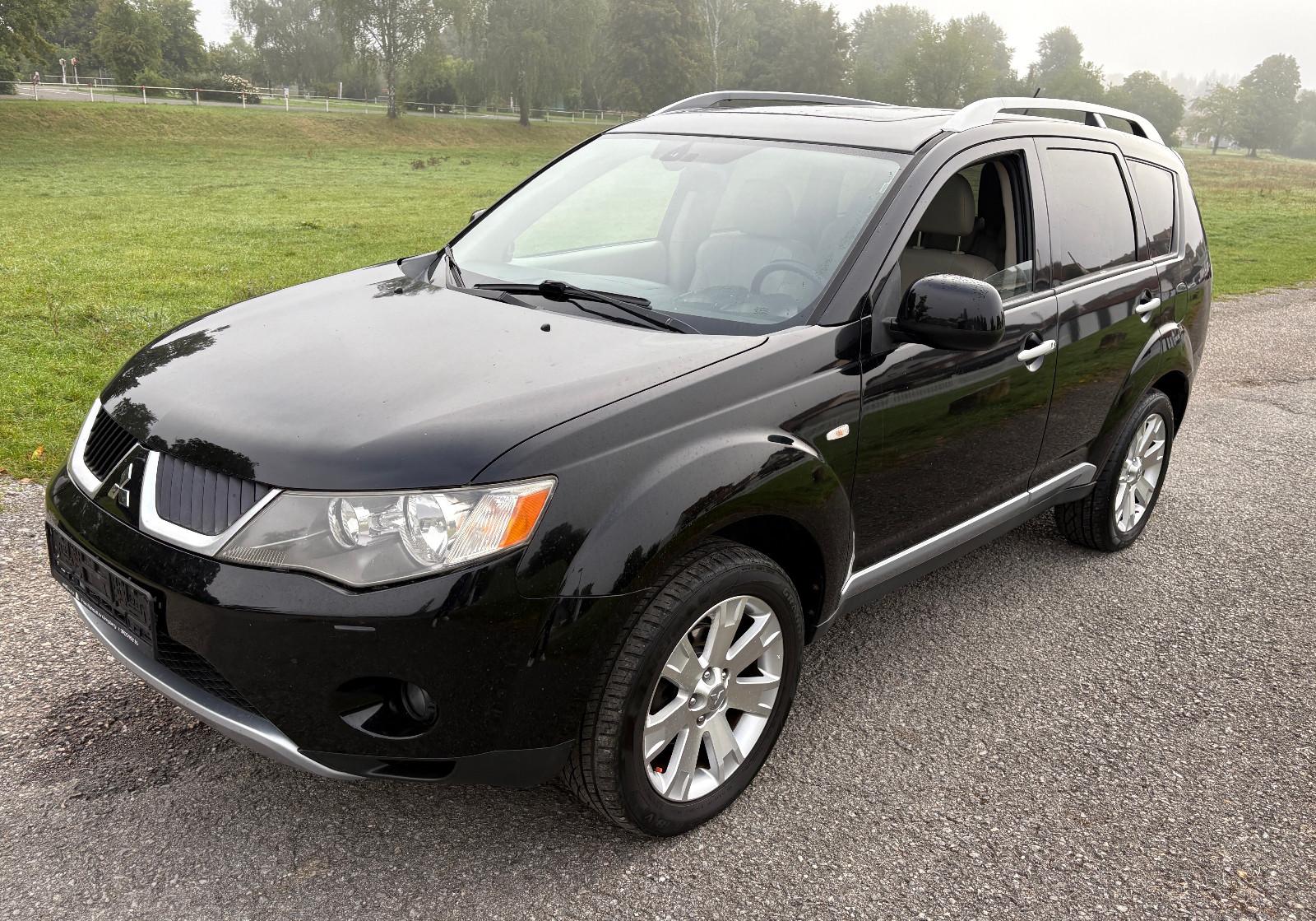 Mitsubishi Outlander 2.4i AUTOMATIK NAVI 4x4 KAMERA LEDER