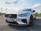 Volvo V60 T8 AWD/RDesign/B&W/IntelliSafePro/FourC - Volvo V60: Rdesign