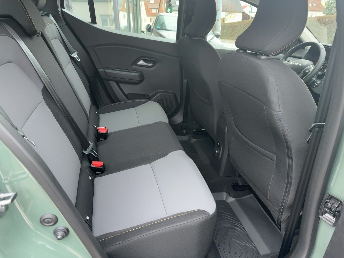 Fahrzeugabbildung Dacia Sandero Stepway Extreme TCe 110 Cityp. + SHZ