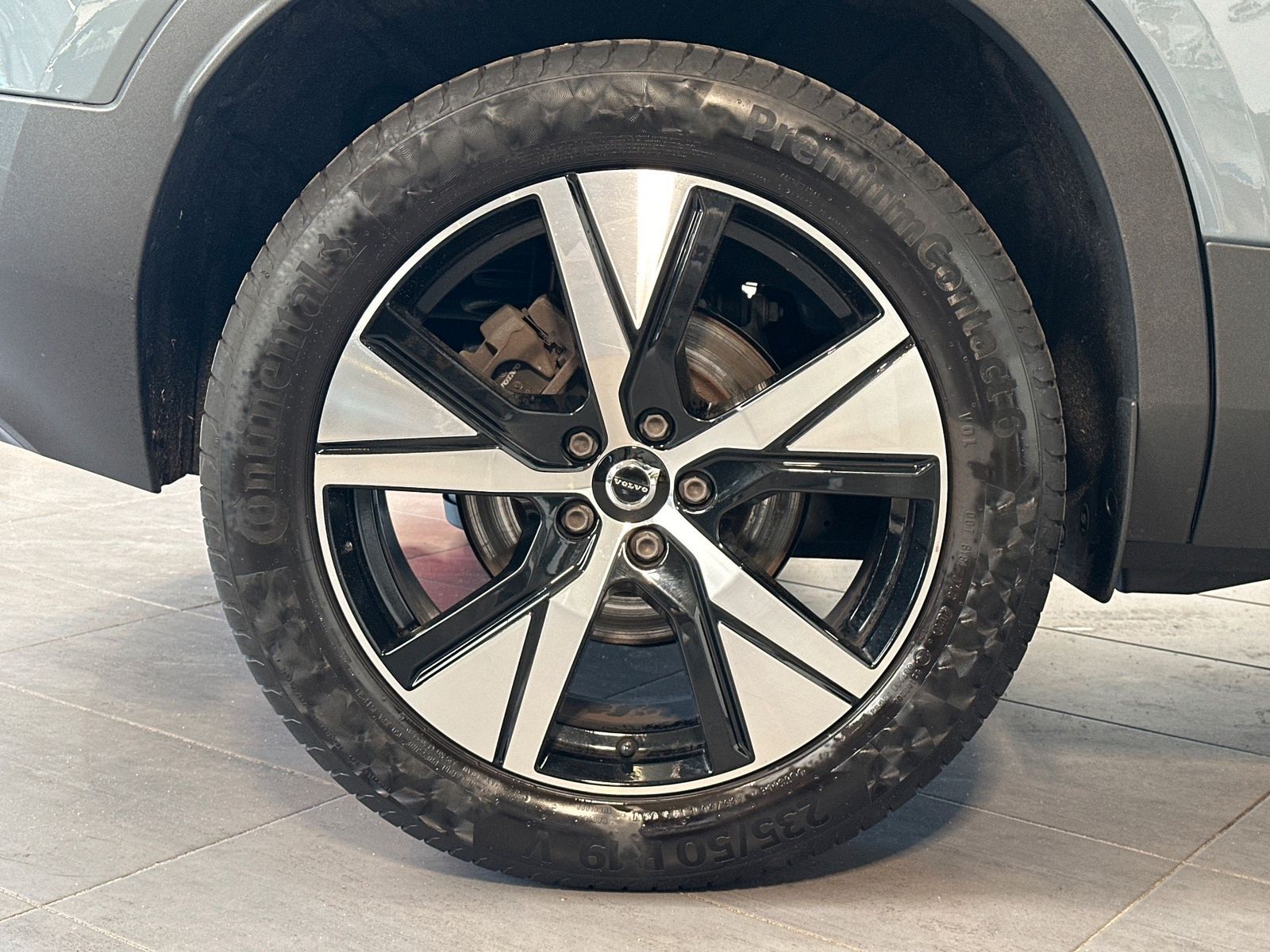 Fahrzeugabbildung Volvo XC40 T5 Recharge DKG R Design NAV+LED+PANO+AHK