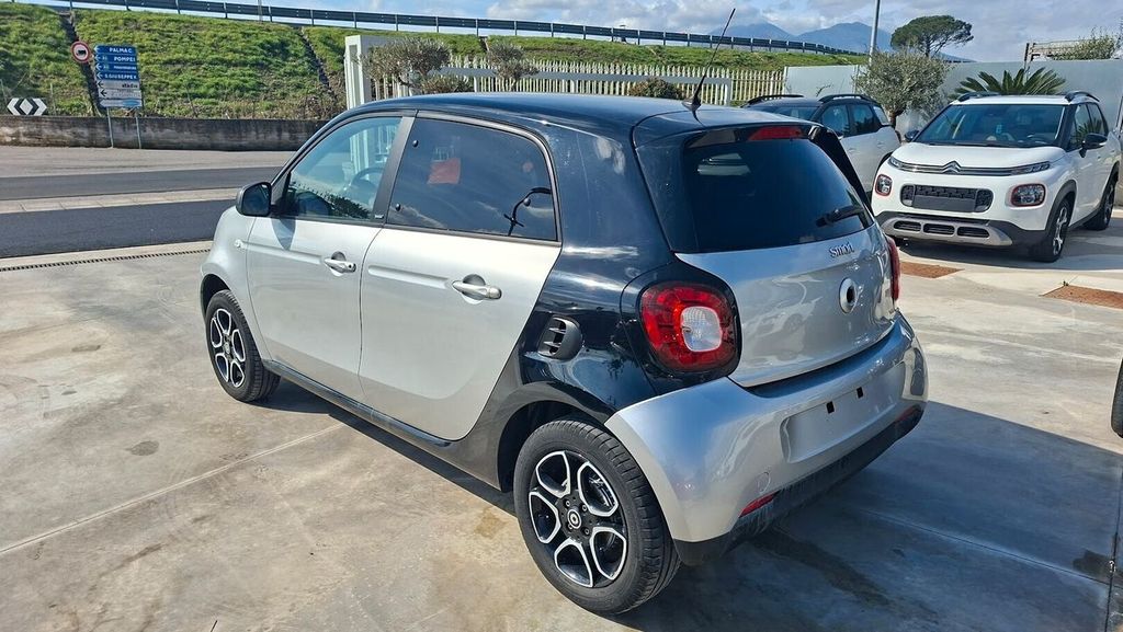 Image of Smart ForFour
